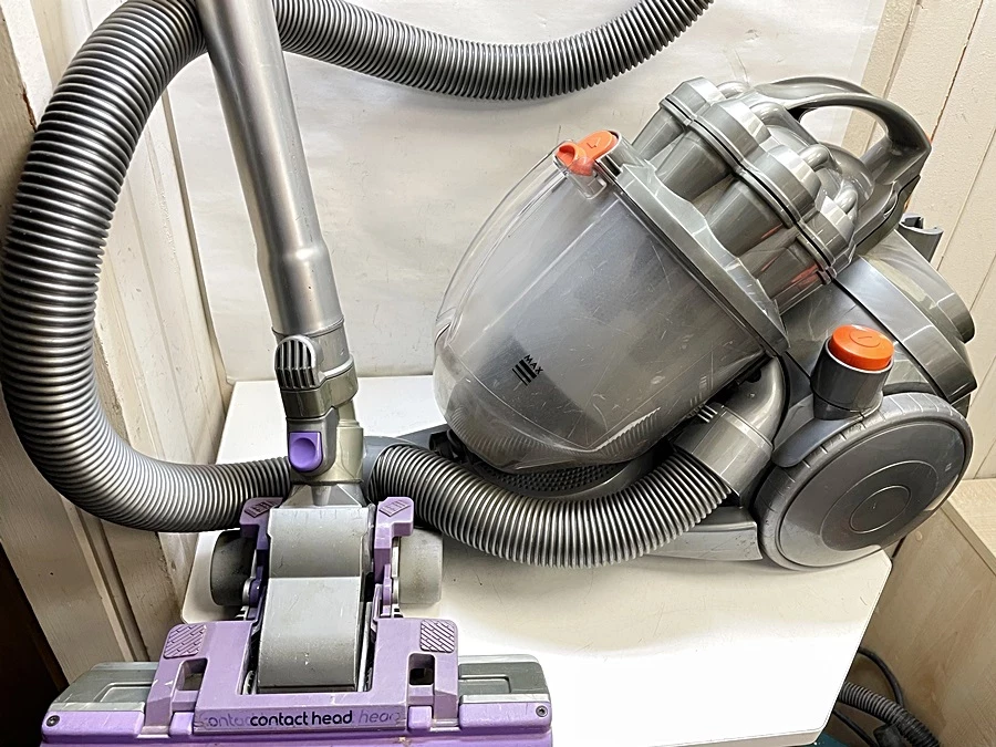 odkurzacz-dyson-dc08-plus-hallera-10-piastow