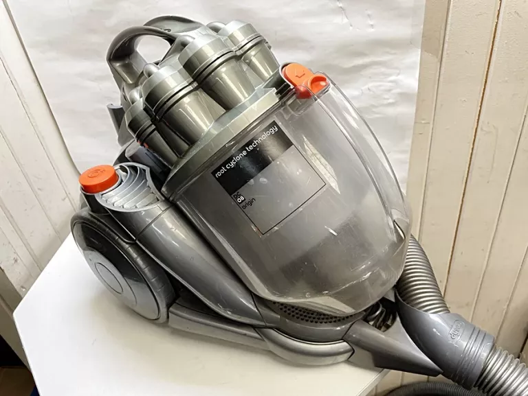 odkurzacz-dyson-dc08-plus-rodzaj-odkurzacza-bezworkowy
