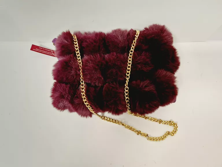 puszysta-futrzana-torebka-the-one-button-aleja-wolnosci-15b-czestochowa-sj