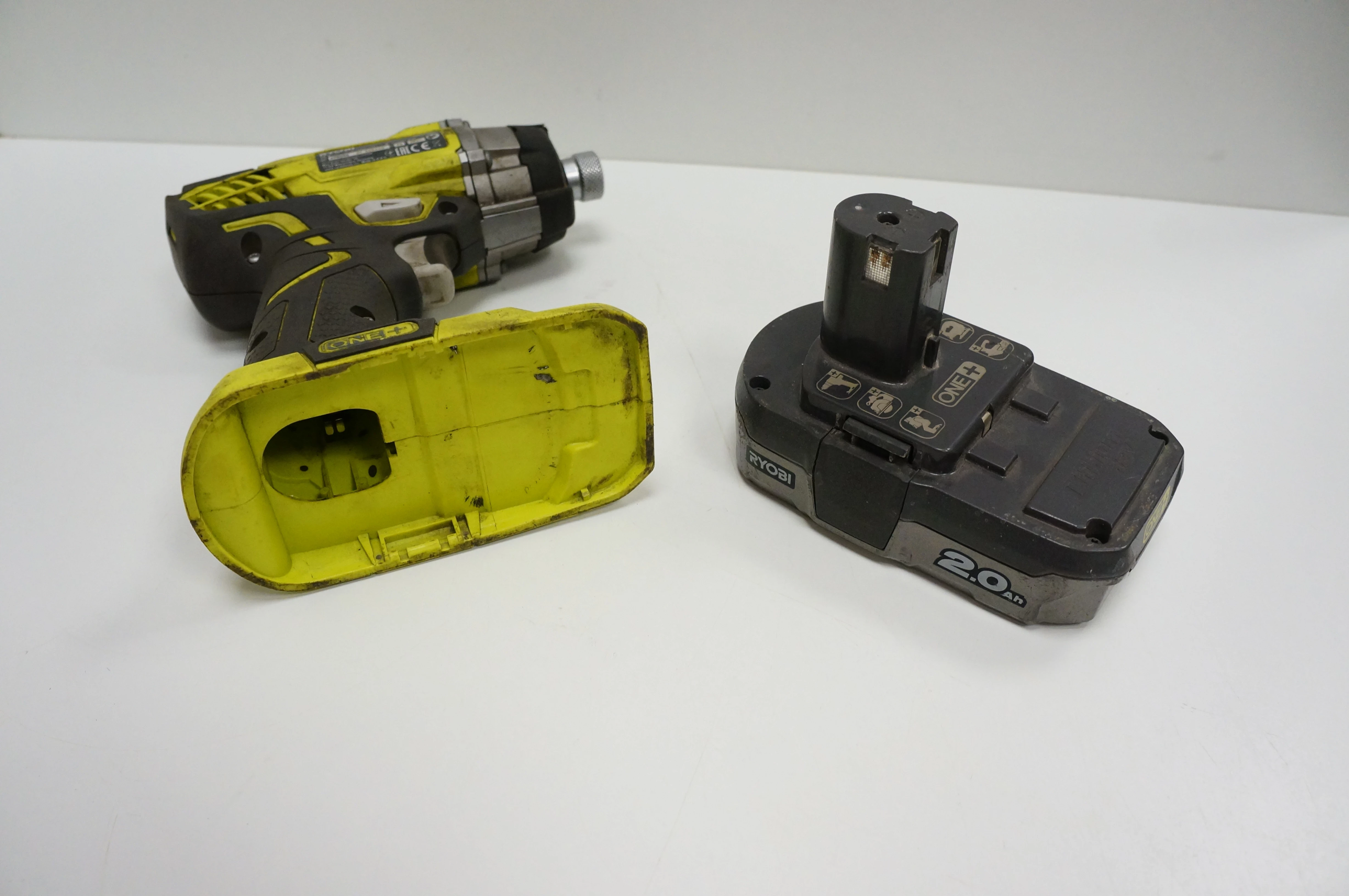 zakretarka-udarowa-ryobi-rid1801-bateria-20-ah-ean-gtin-5902689772085