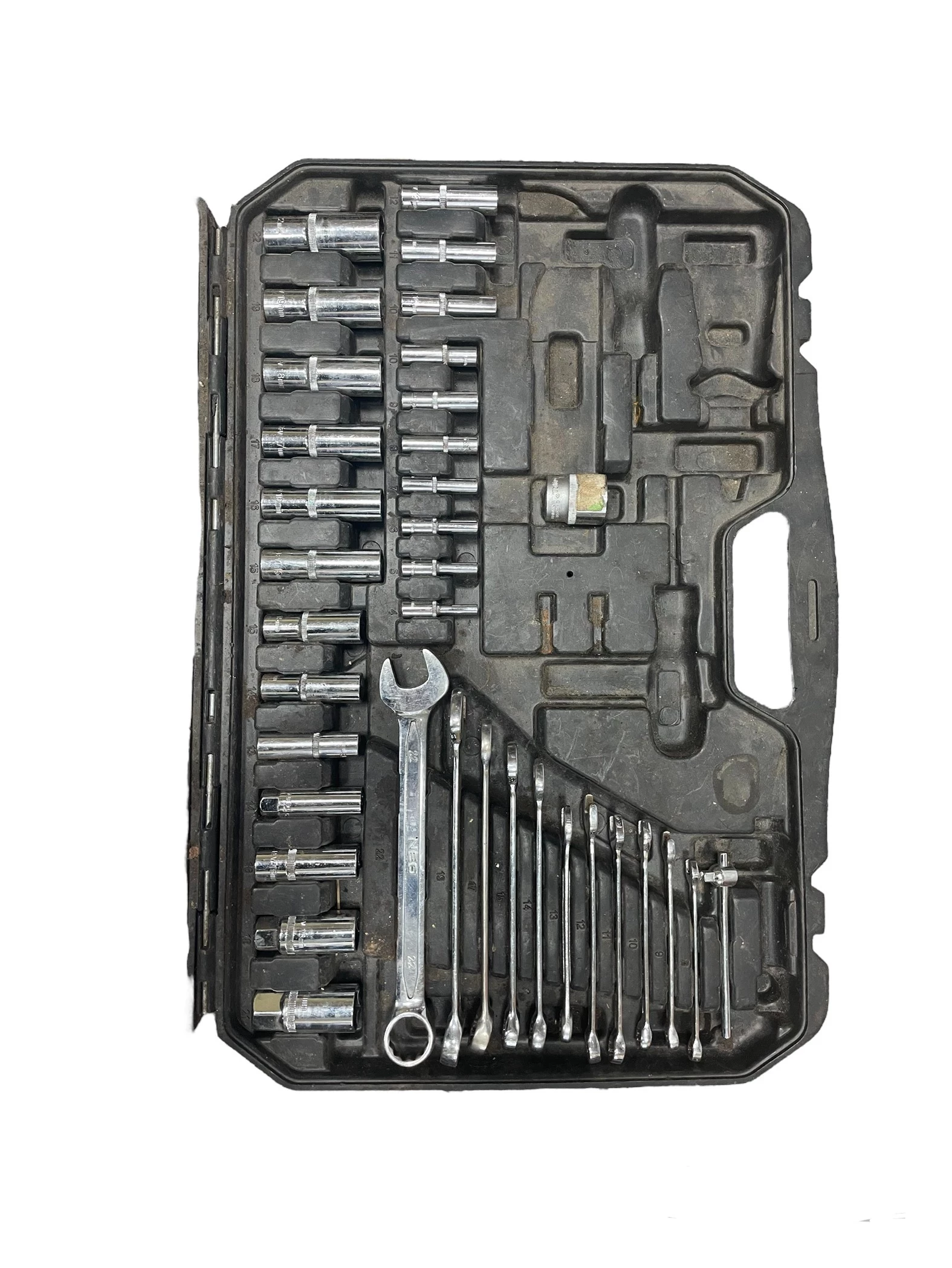 zestaw-kluczy-neo-tools-233pcs-stan-uzywany