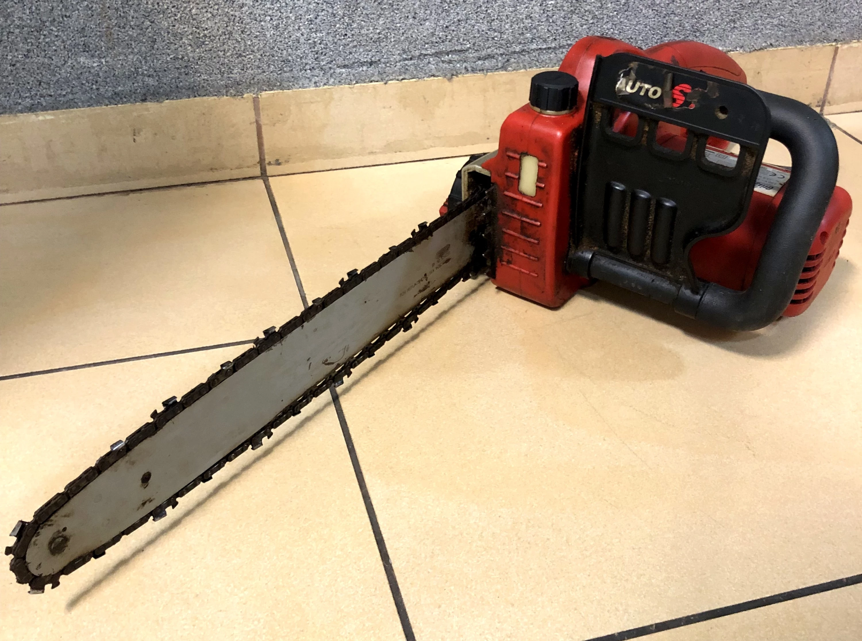 pila-elektryczna-grizzly-eks-2200-qt-stan-uzywany