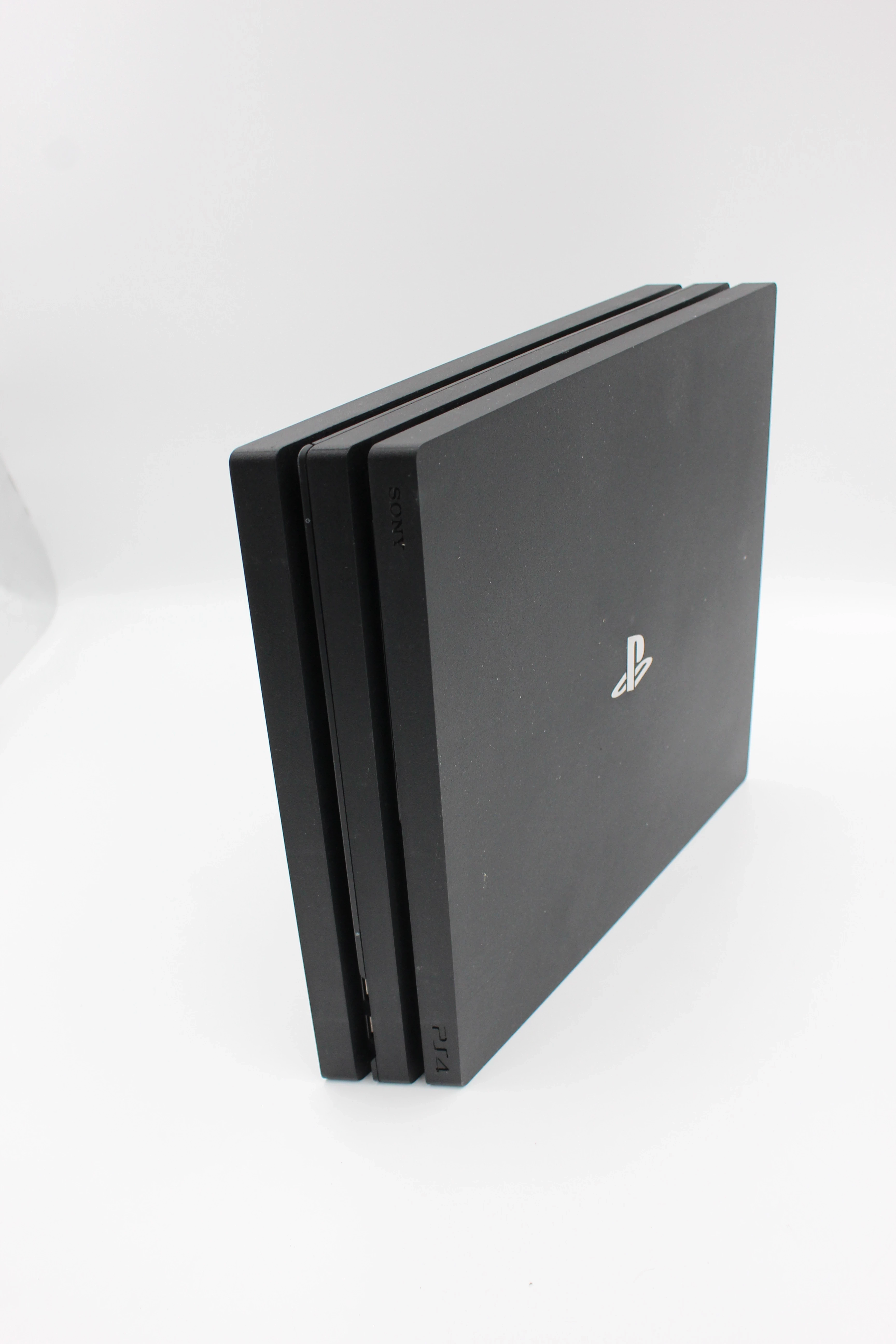 KONSOLA PS4 PRO 1TB + PAD KOMPLET | Konsole | Loombard.pl