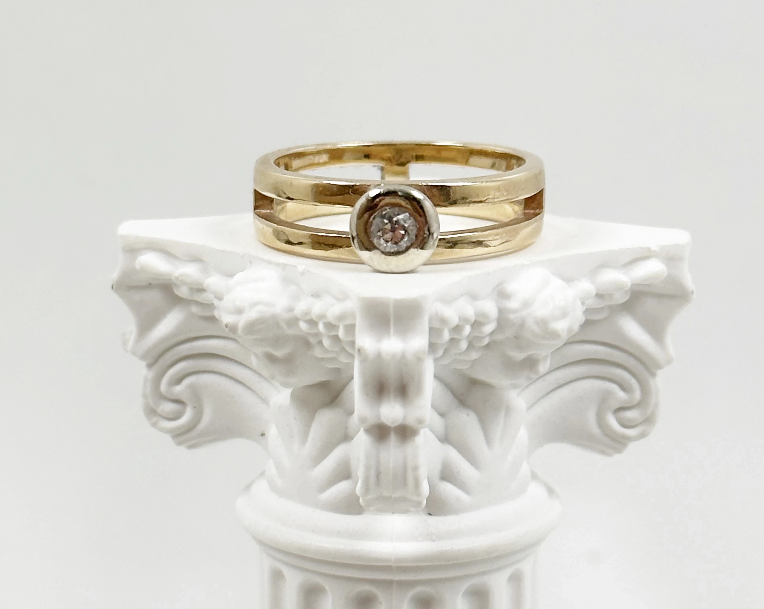 przepiekny-zloty-pierscionek-z-brylantem-14-karatow-rodzaj-2205-16