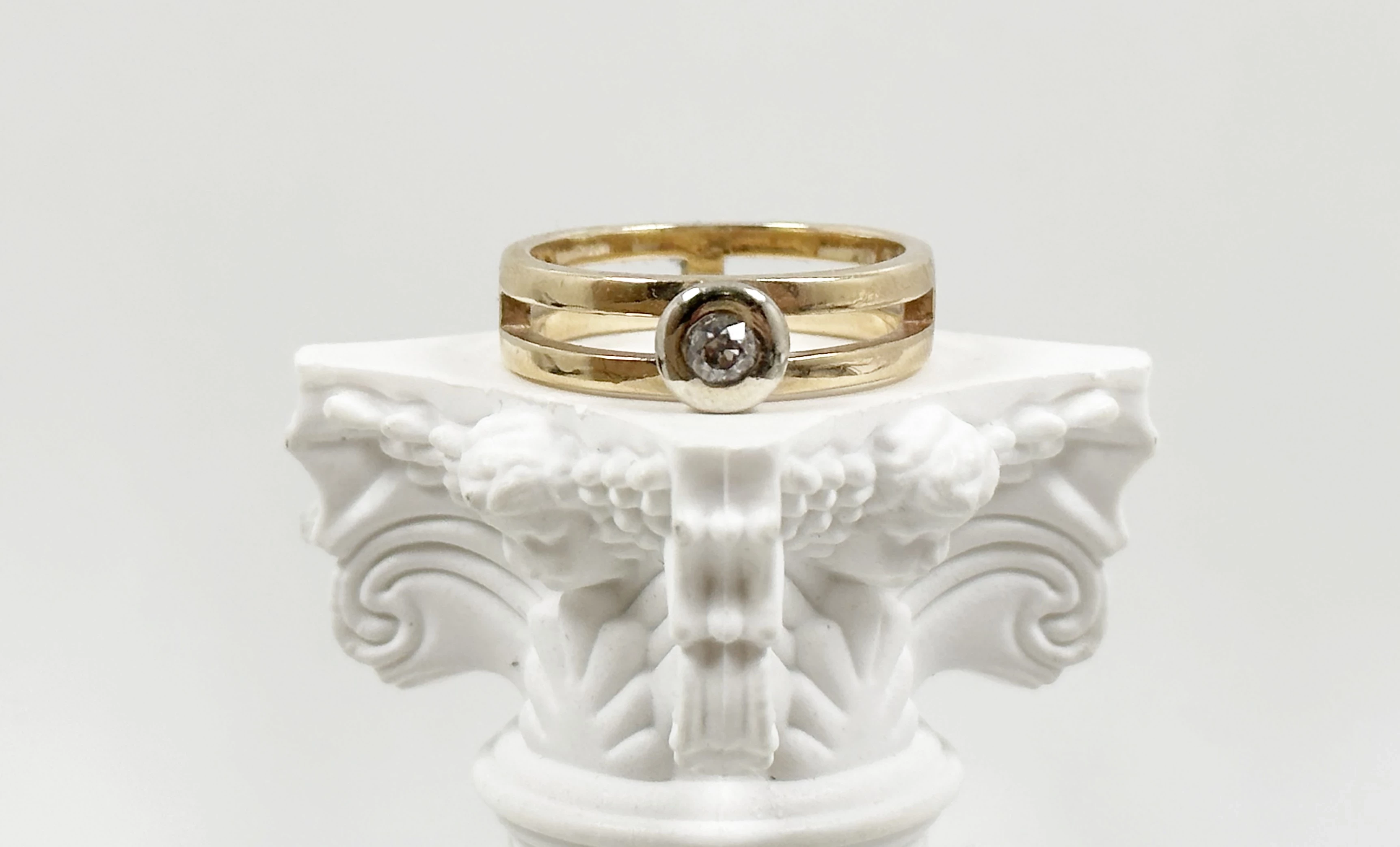 przepiekny-zloty-pierscionek-z-brylantem-14-karatow-material-15835-2