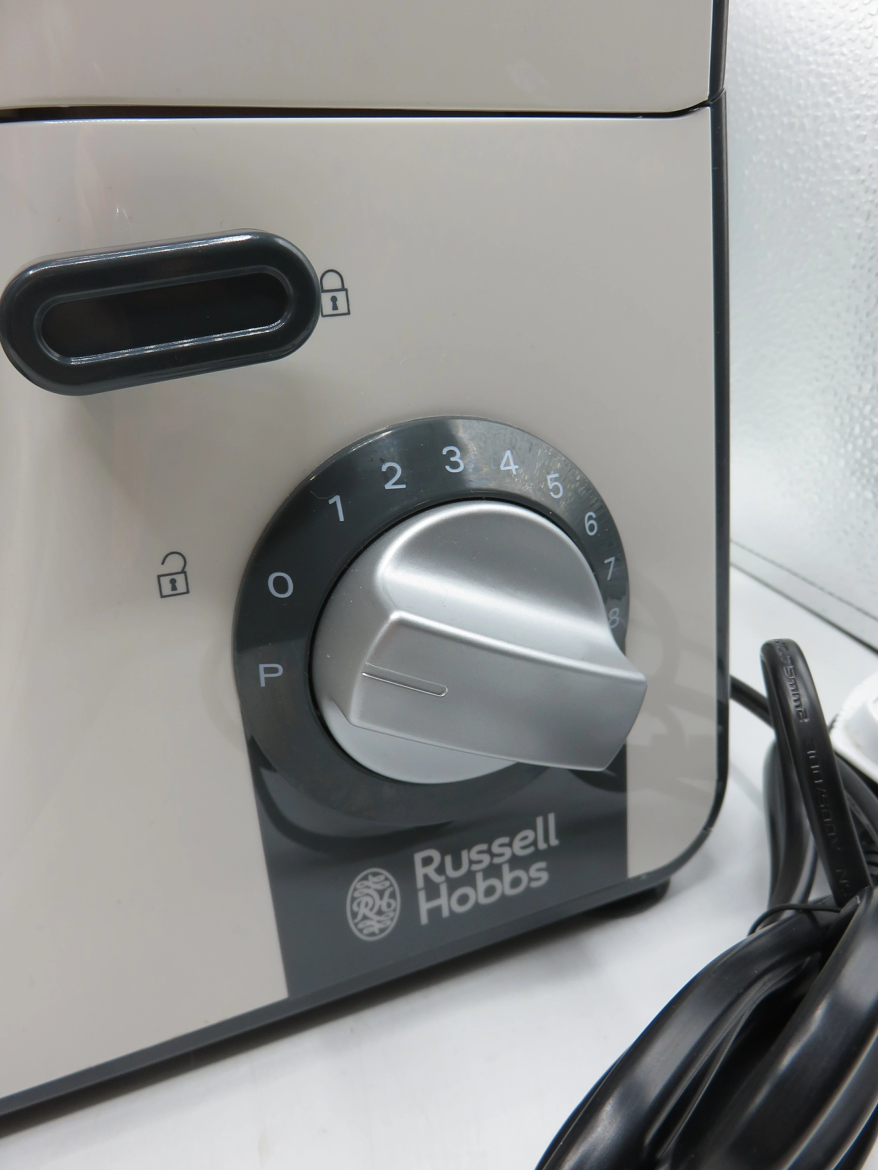 russell-hobbs-25930-mikser-planetarny-robot-moc-1000