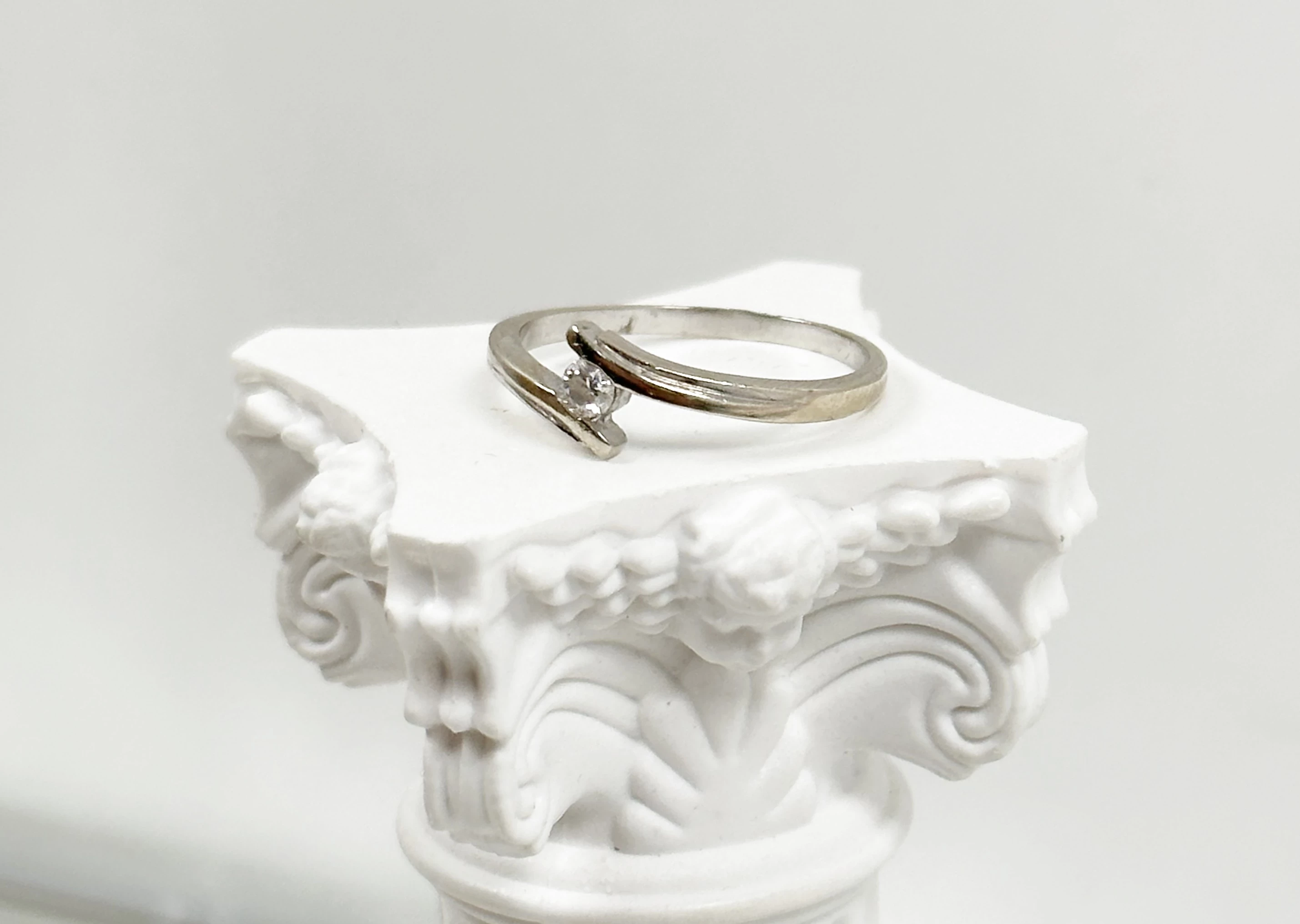 zloty-pierscionek-z-brylantem-r12-rozmiarsrednica-wew-mm-372-12