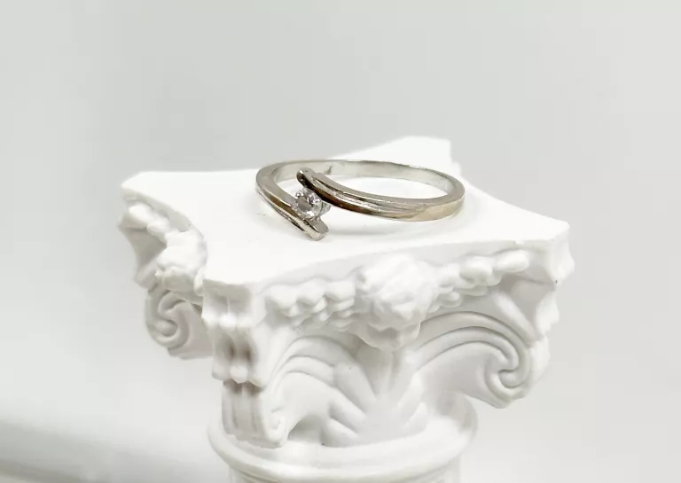 zloty-pierscionek-z-brylantem-r12-rozmiarsrednica-wew-mm-372-12