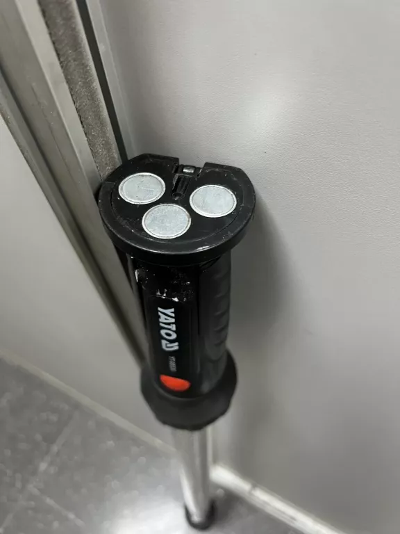 YATO YT-08530 /LAMPA DO OŚWIETLENIA KOMORY SILNIKA 120 LED / ŁADOWARKA