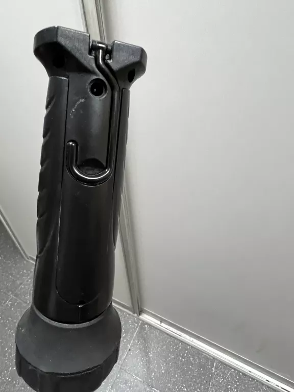 YATO YT-08530 /LAMPA DO OŚWIETLENIA KOMORY SILNIKA 120 LED / ŁADOWARKA
