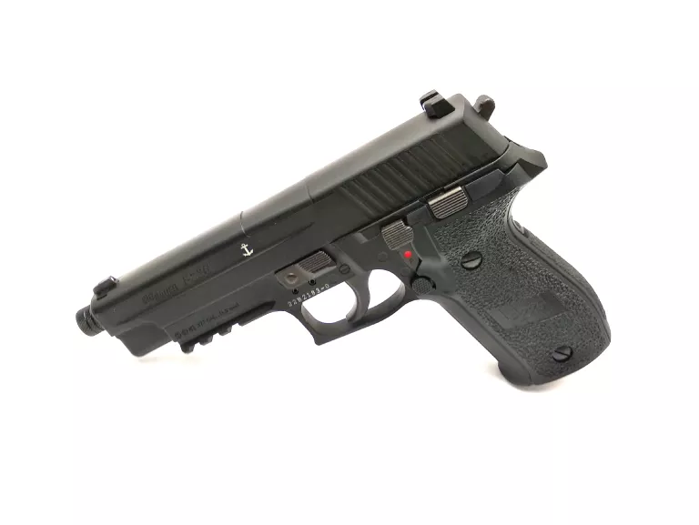 WIATRÓWKA SIG SAUER P226 4,5 MM - CZARNA