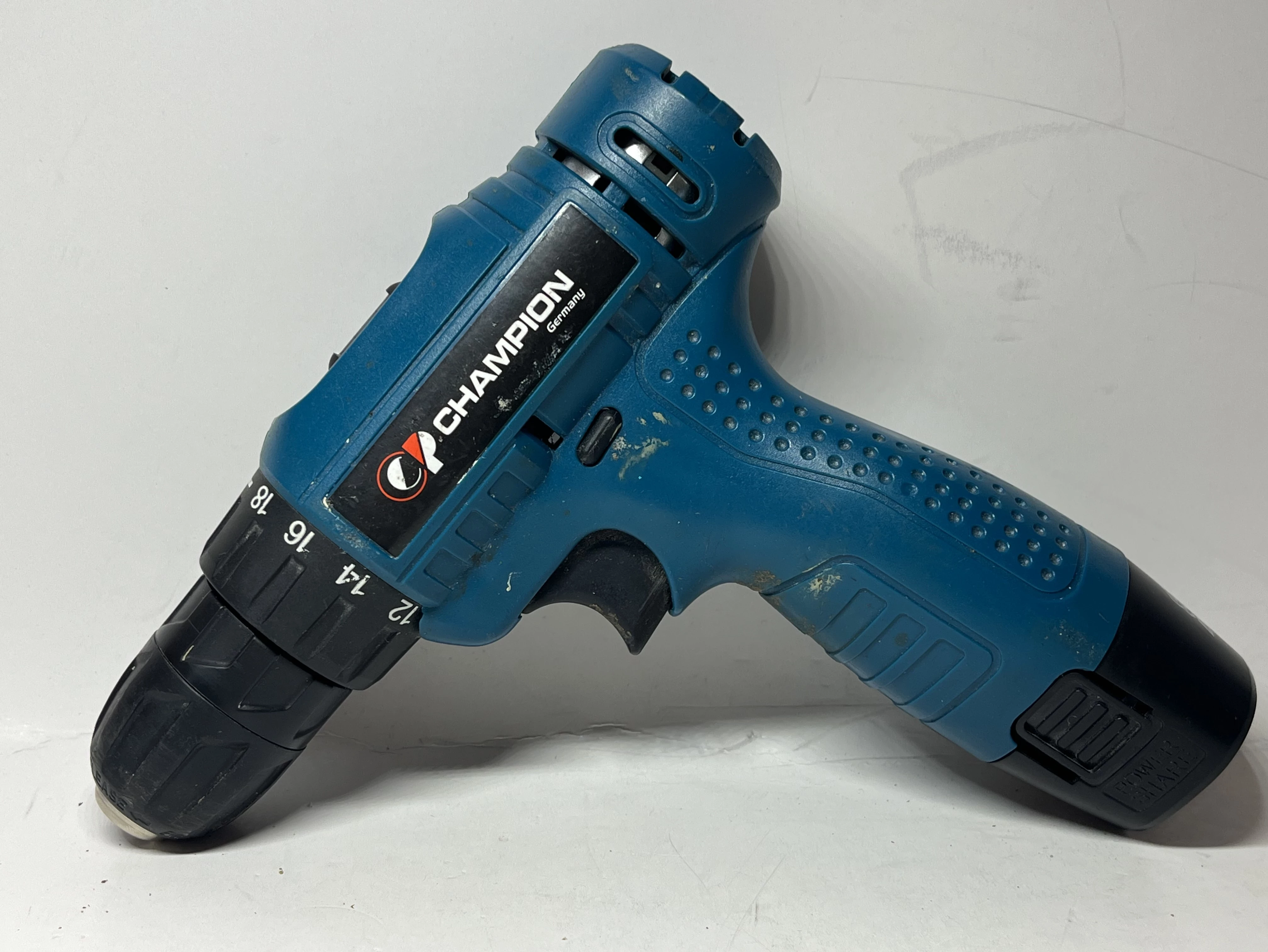 wkretarka-akumulatorowa-champion-cp-1514-kod-producenta-champion-cp-1514