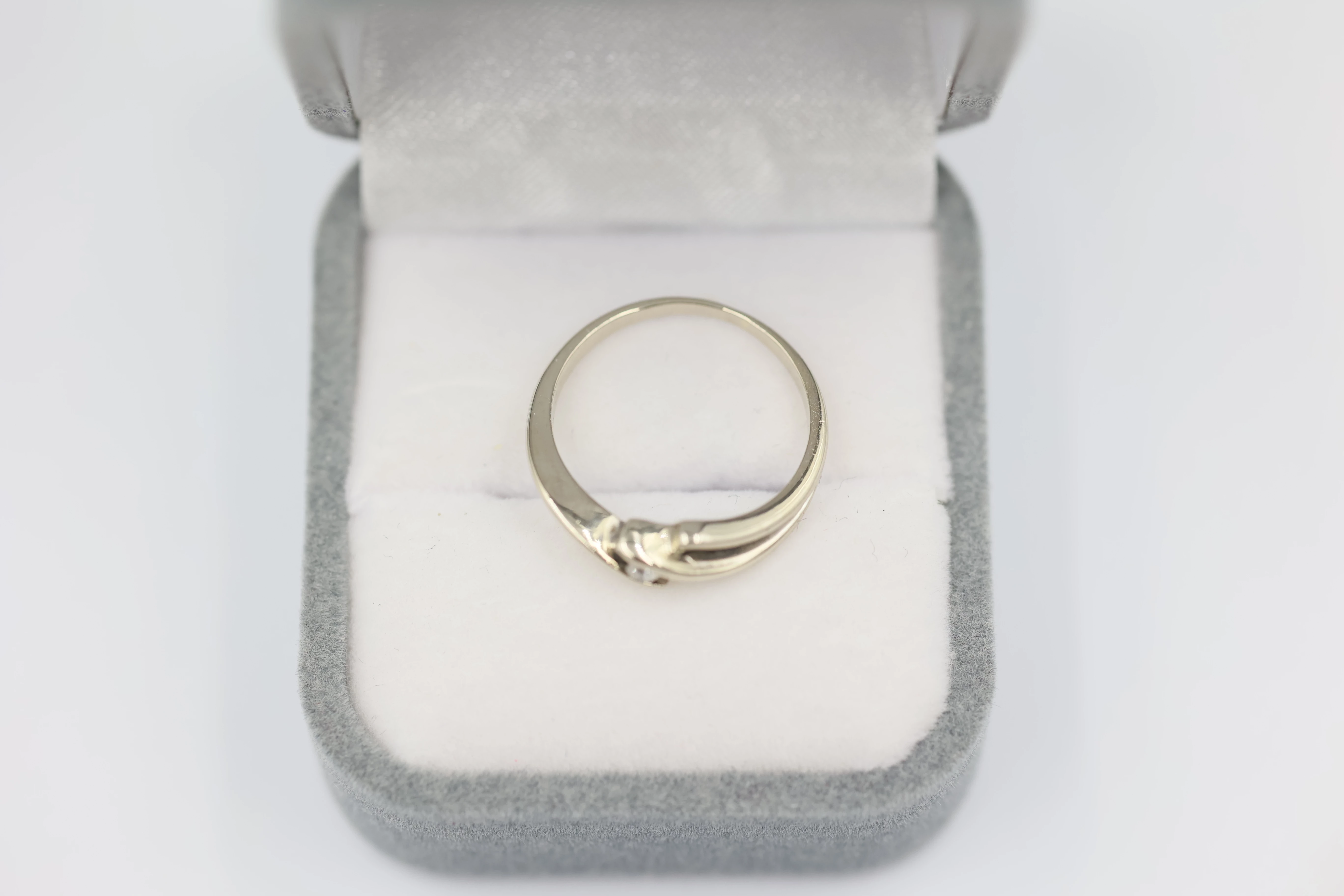 zareczynowy-pierscionek-cert-585-221g-r11-stan-uzywany