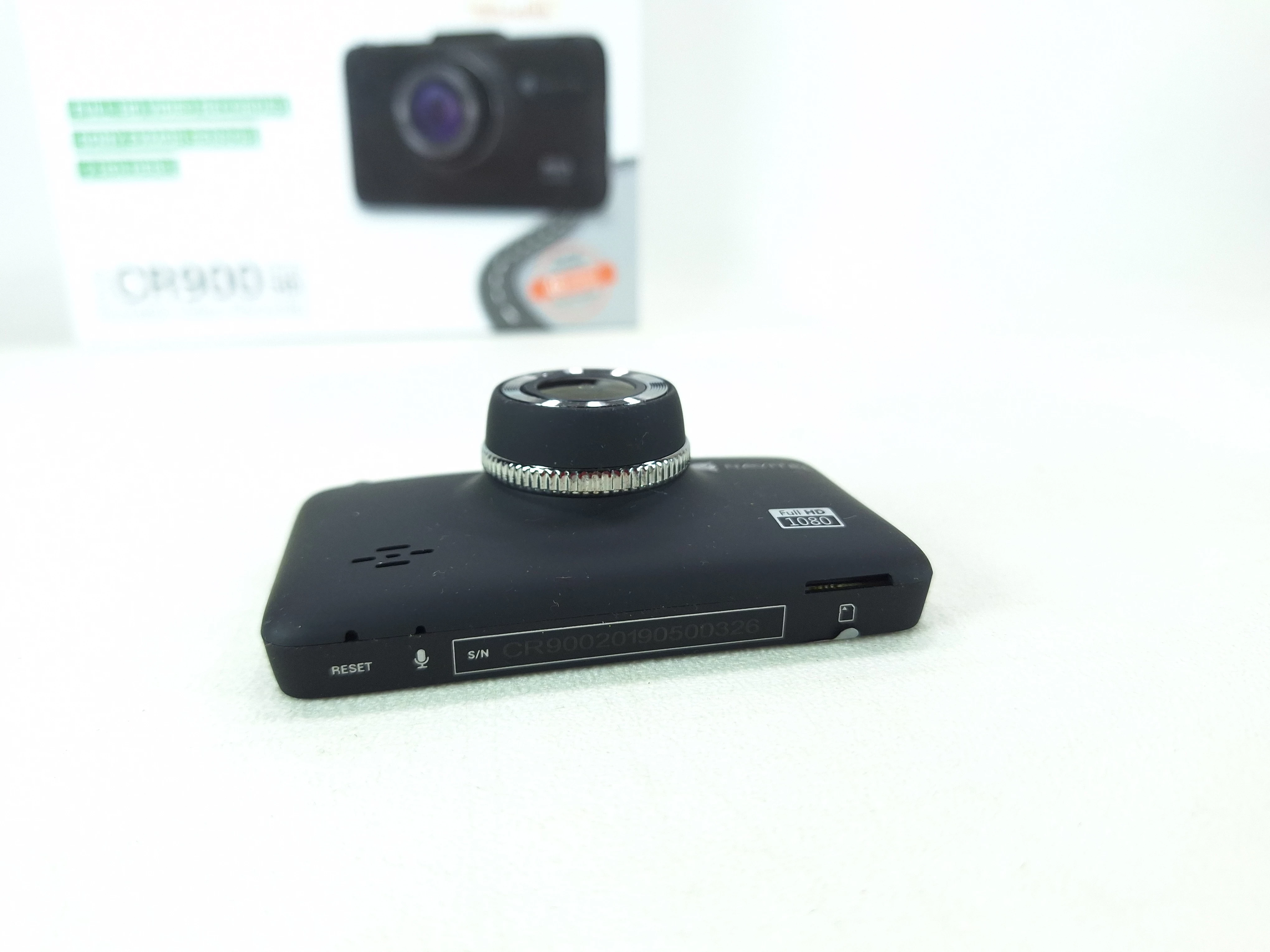 wideorejestrator-navitel-cr900-w-pudelku-model-cr900