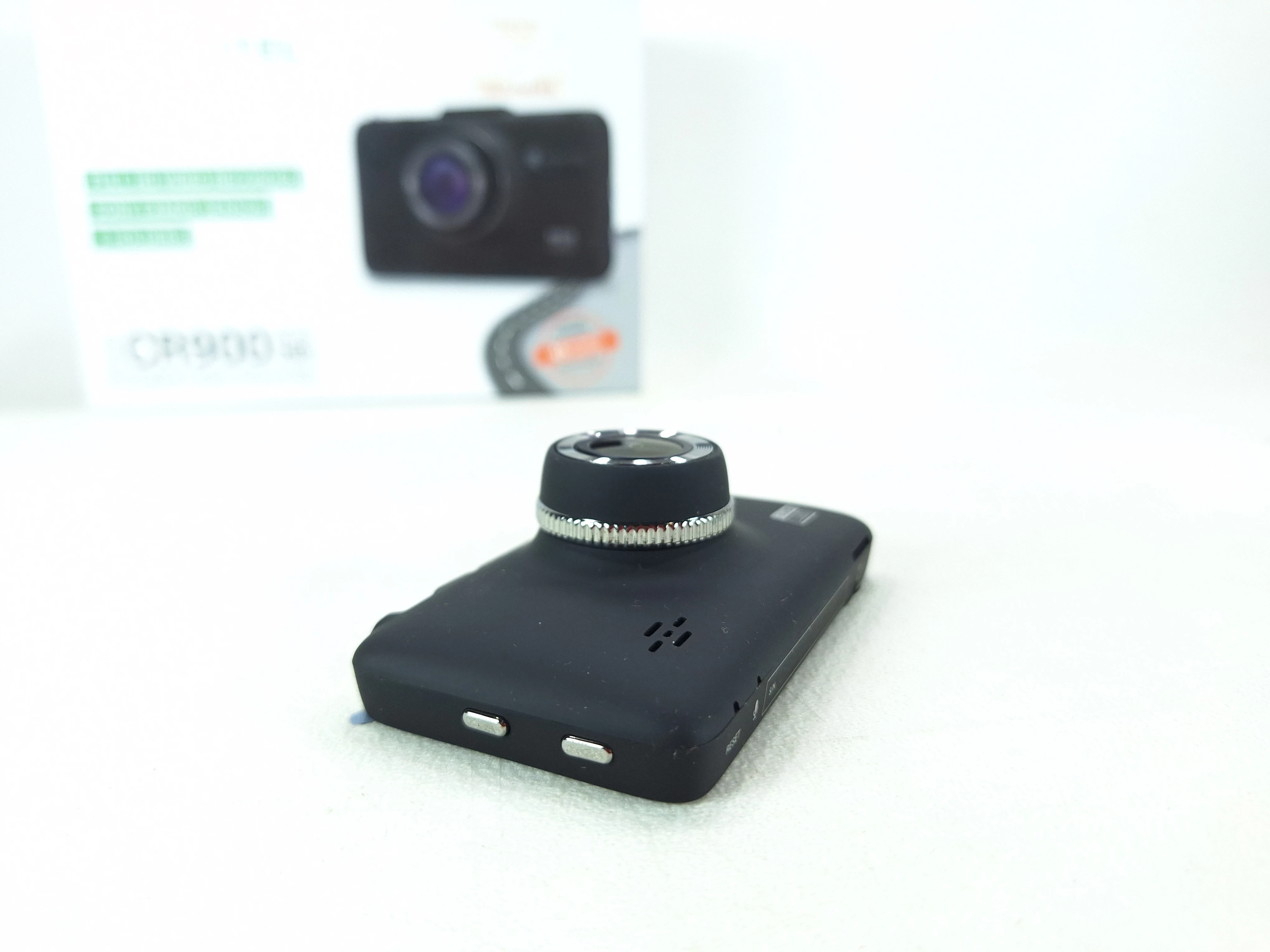 wideorejestrator-navitel-cr900-w-pudelku-ean-gtin-8594181740739