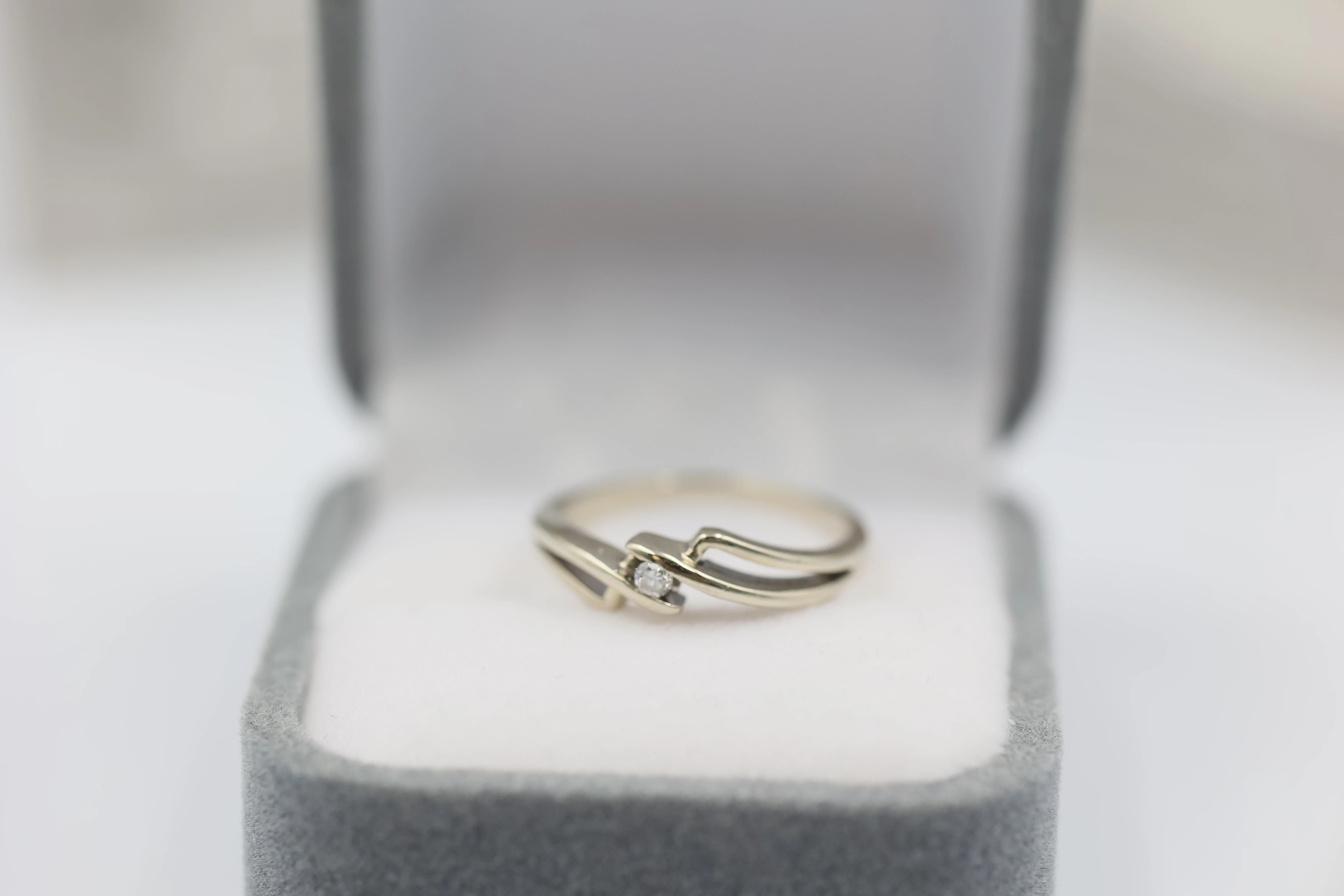 zareczynowy-pierscionek-cert-585-221g-r11-rodzaj-wyrob-jubilerski