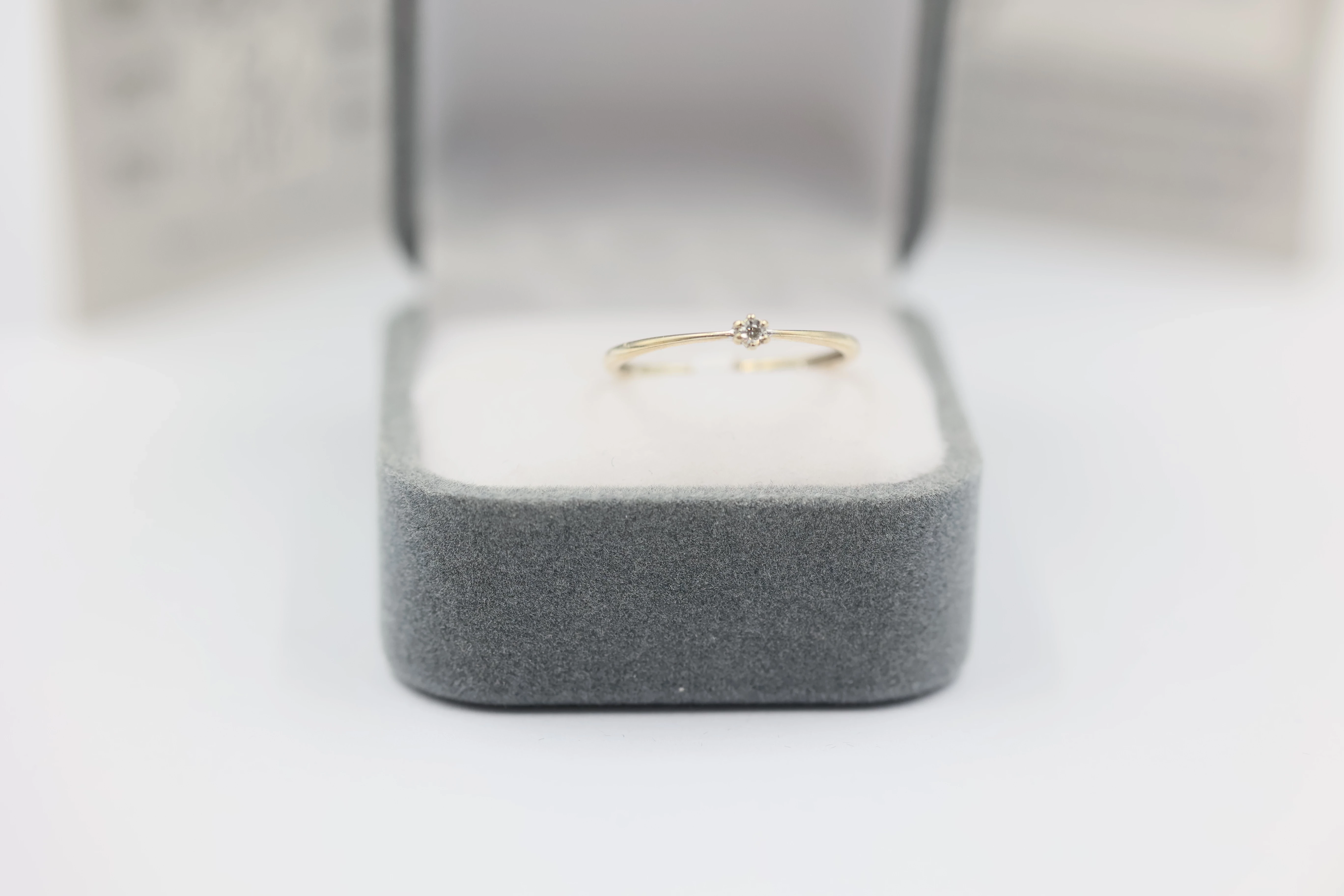 delikatny-zareczynowy-pierscionek-cert-375-082g-marka-bez-marki