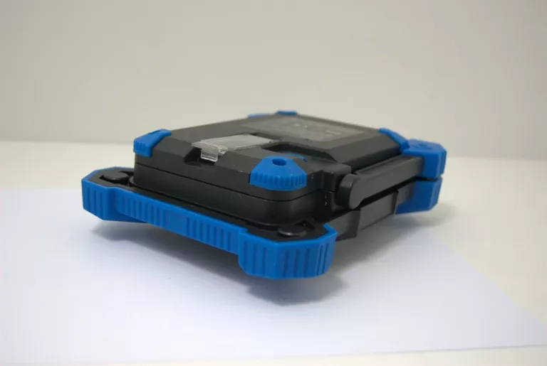 przenosny-halogen-led-novipro-ip54-moc-znamionowa-20