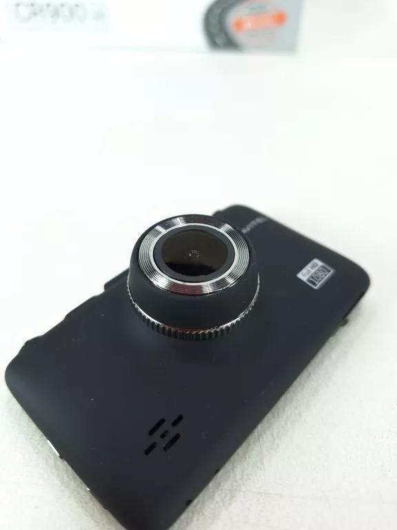 wideorejestrator-navitel-cr900-w-pudelku-marka-navitel