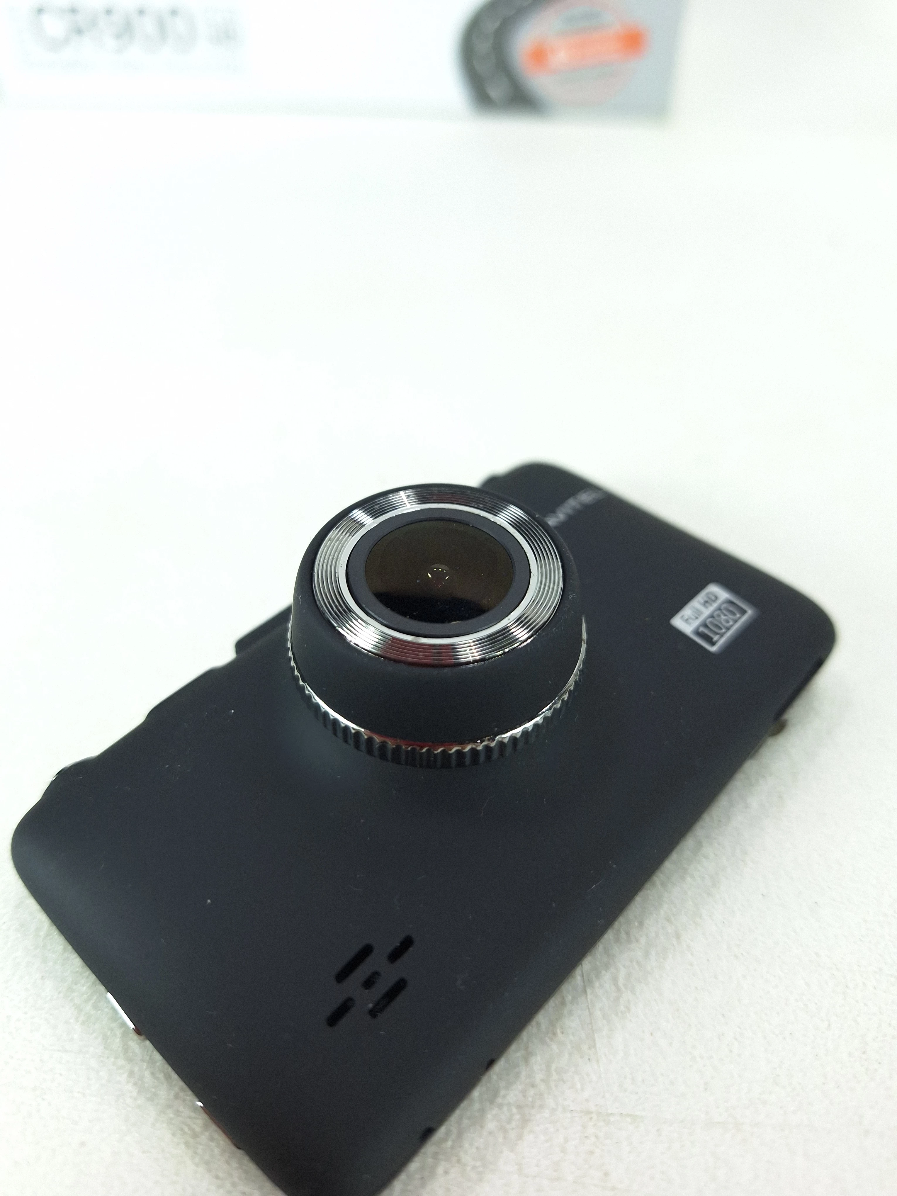 wideorejestrator-navitel-cr900-w-pudelku-marka-navitel