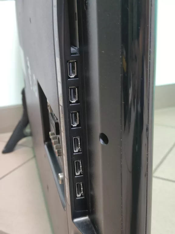 TELEWIZOR LG 32LF5800 PILOT, WIFI, YOUTUBE, NETFLIX, FULL HD