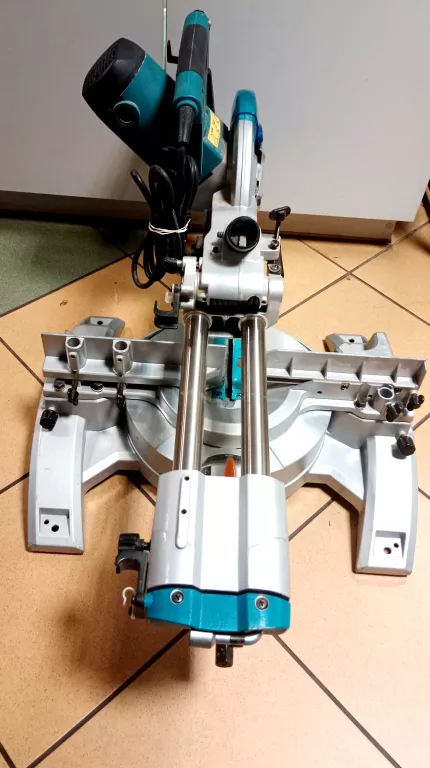 MAKITA PILARKA UKOŚNICA LS 1018 L