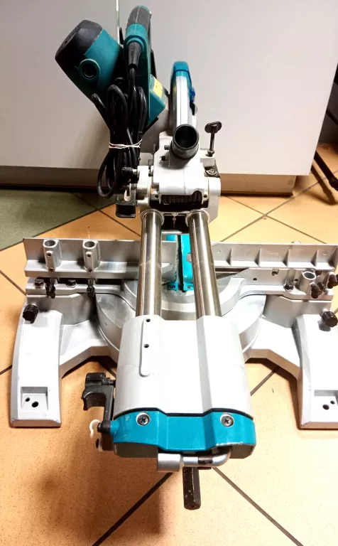 MAKITA PILARKA UKOŚNICA LS 1018 L