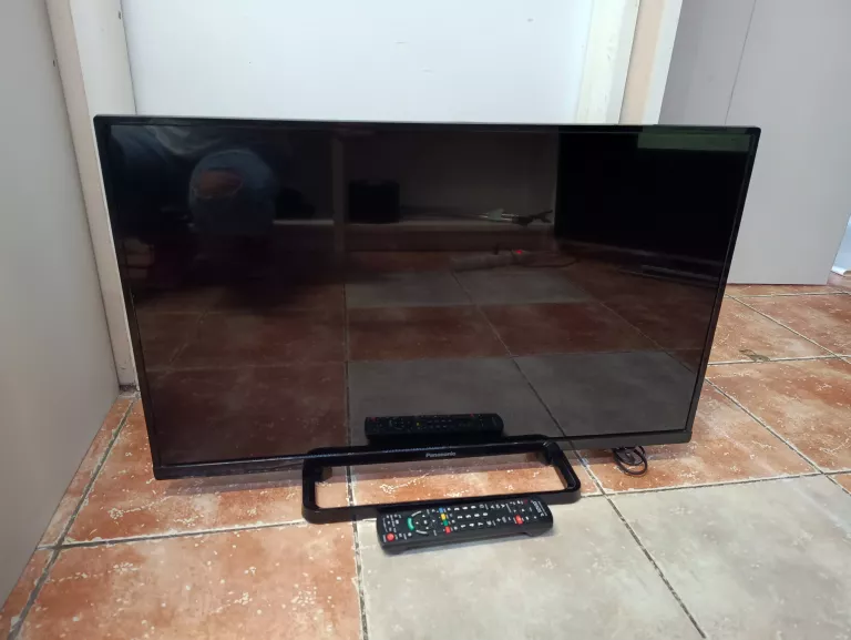TELEWIZOR PANASONIC TX-32AS500E