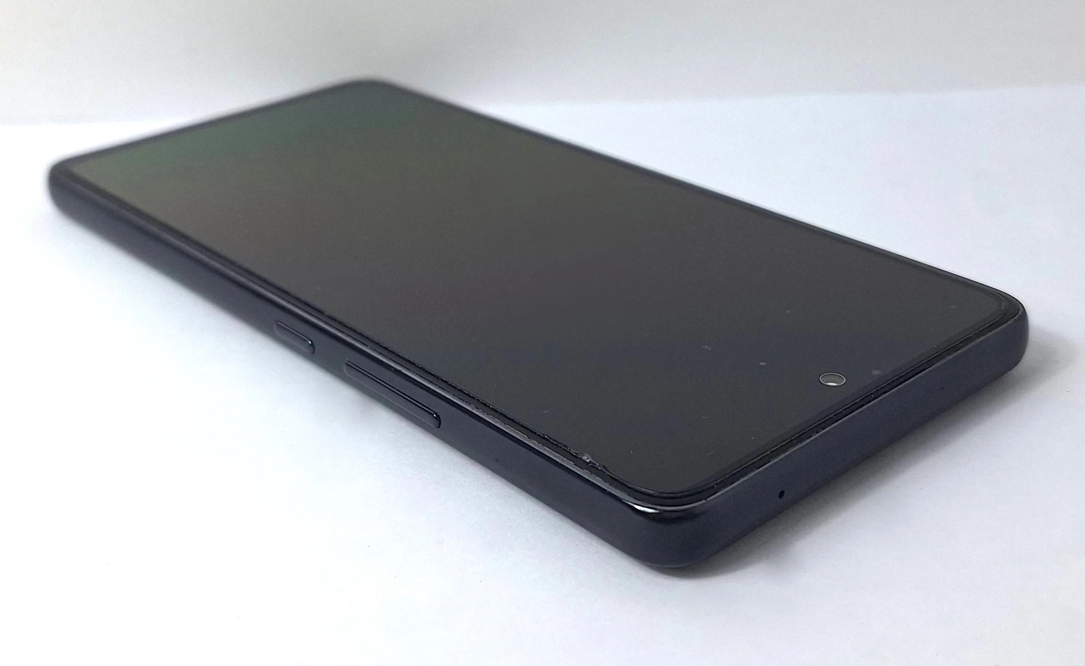 telefon-samsung-galaxy-a53-5g-6128-gb-przekatna-ekranu-650