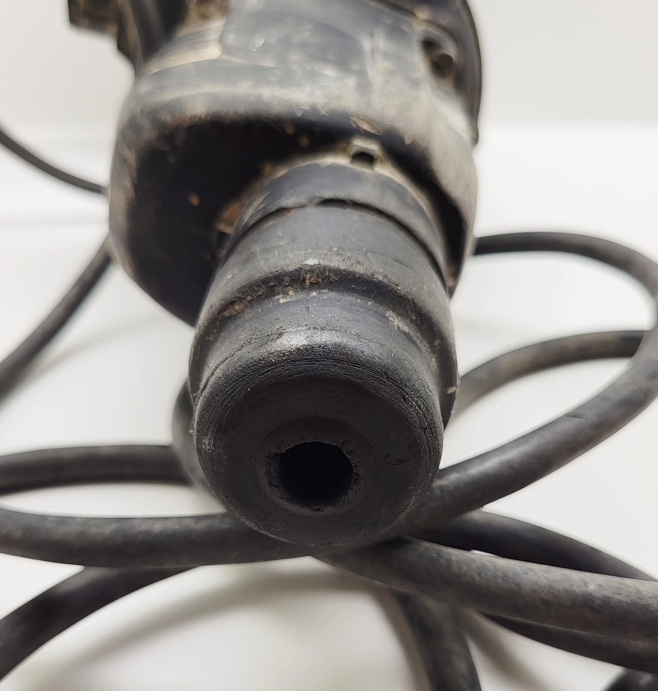 mlotowiertarka-makita-hr2432-z-odsysaniem-ean-gtin-0088381061339