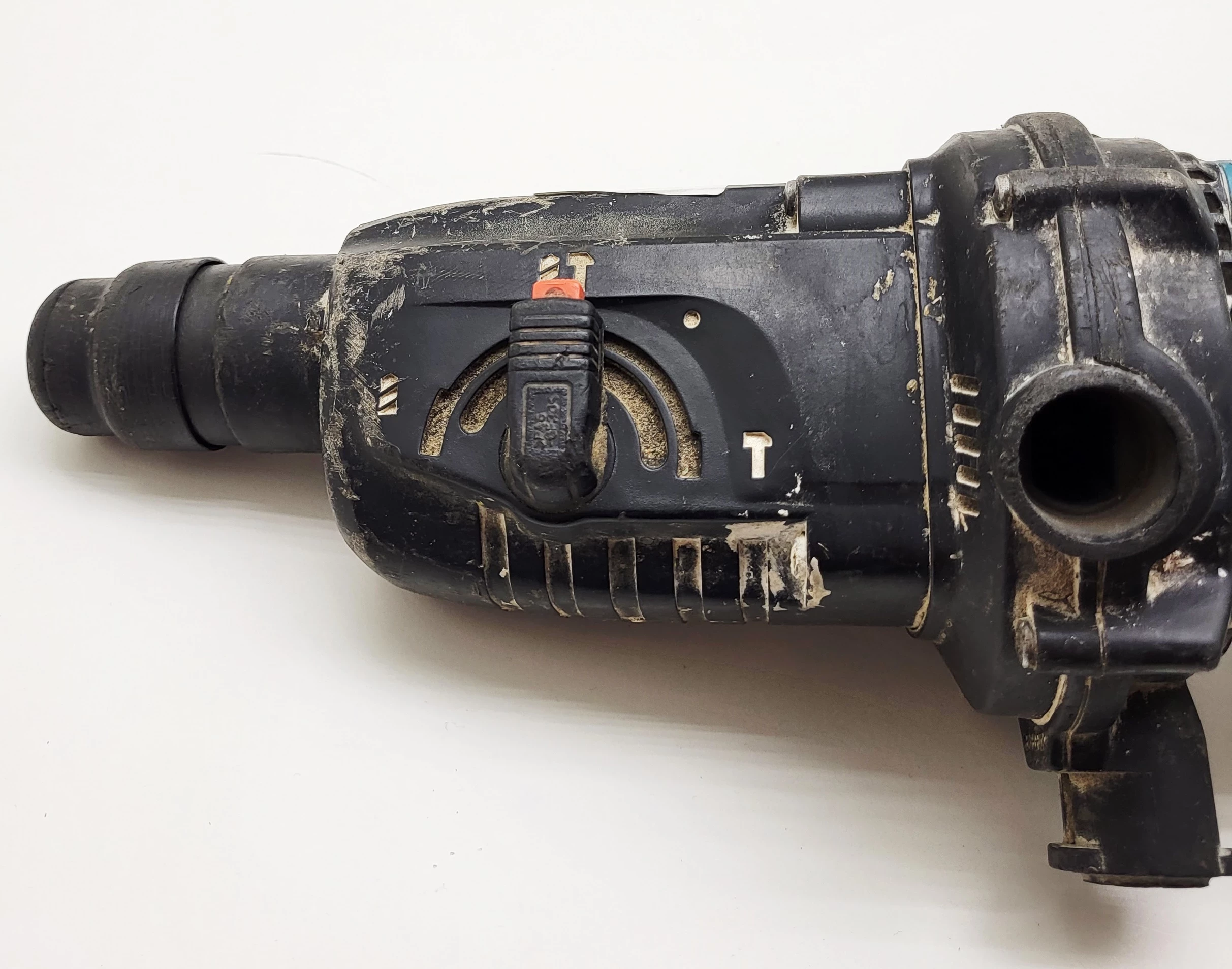 mlotowiertarka-makita-hr2432-z-odsysaniem-typ-wiertarka