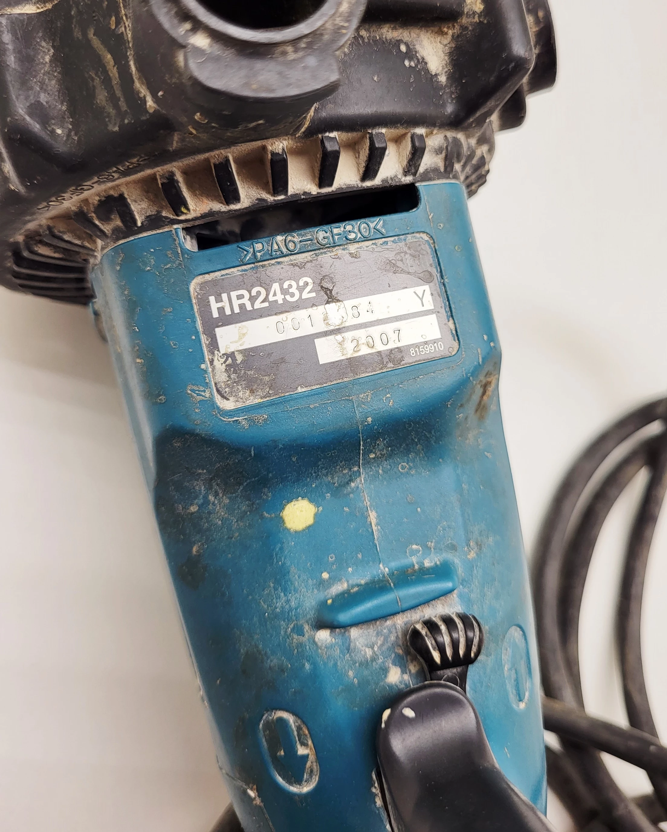 mlotowiertarka-makita-hr2432-z-odsysaniem-stan-uzywany