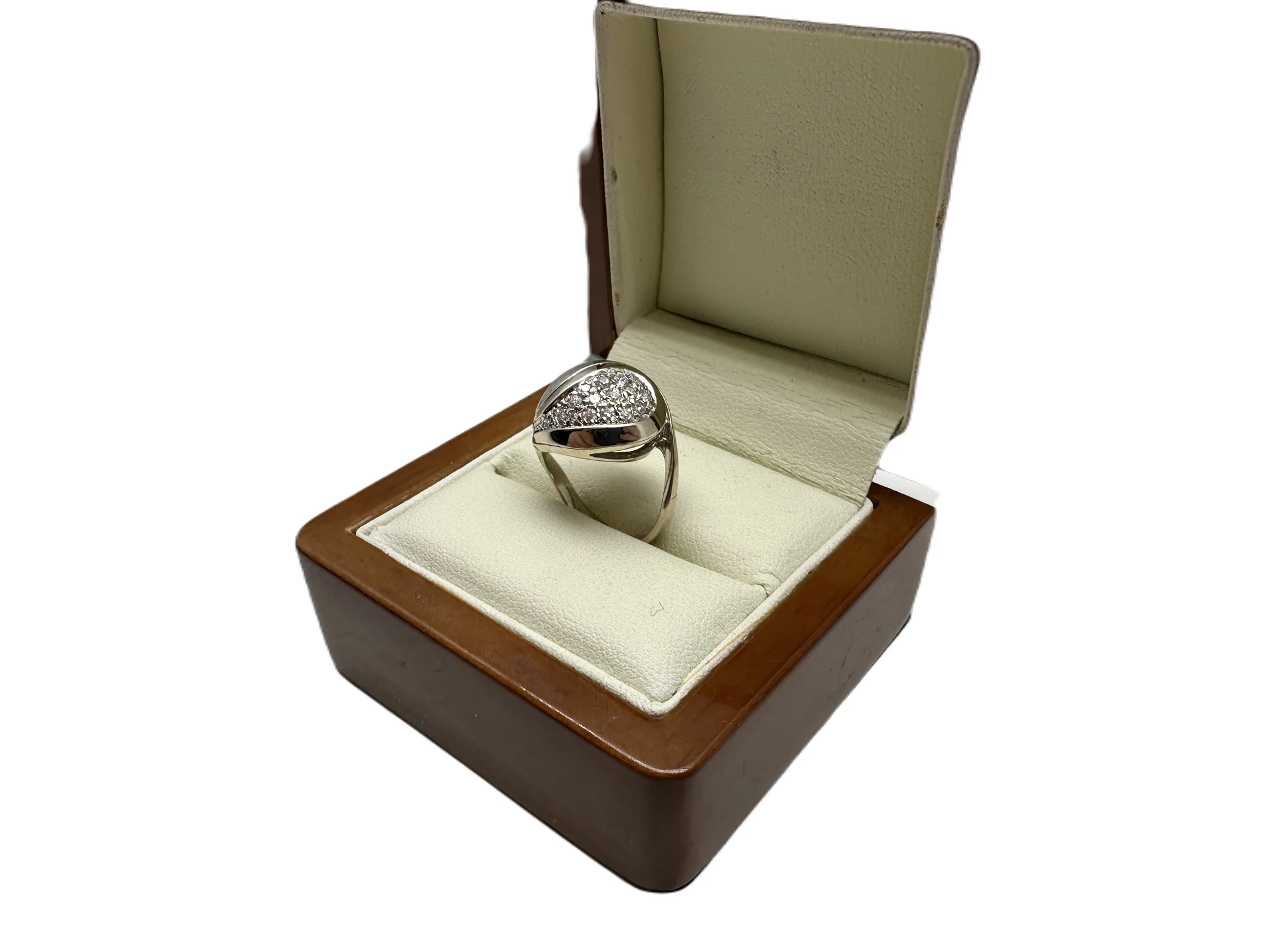 piekny-zloty-pierscionek-diamenty-750-r7-509g-ean-gtin-4367291457170