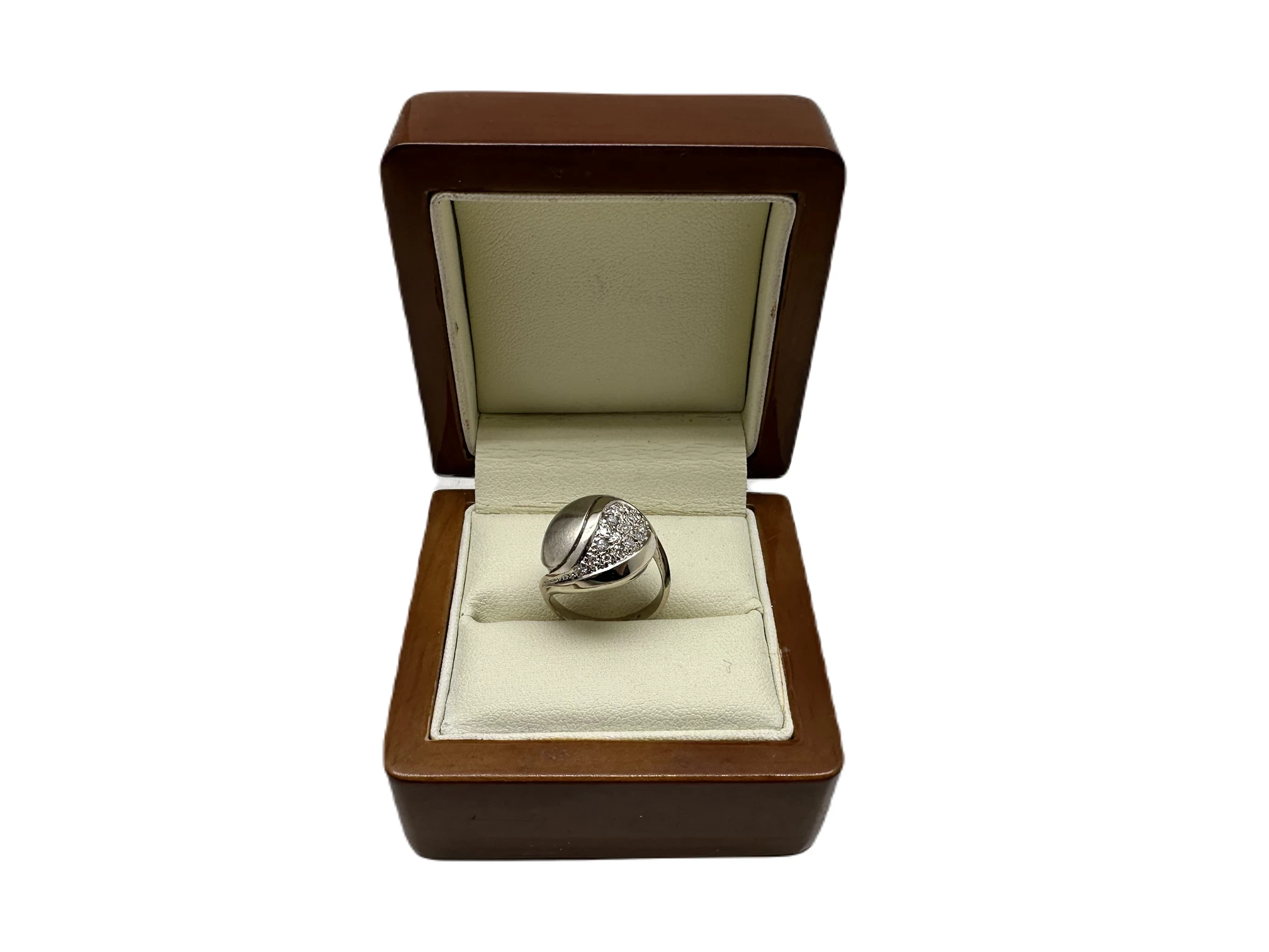 piekny-zloty-pierscionek-diamenty-750-r7-509g-marka-226434-1704211