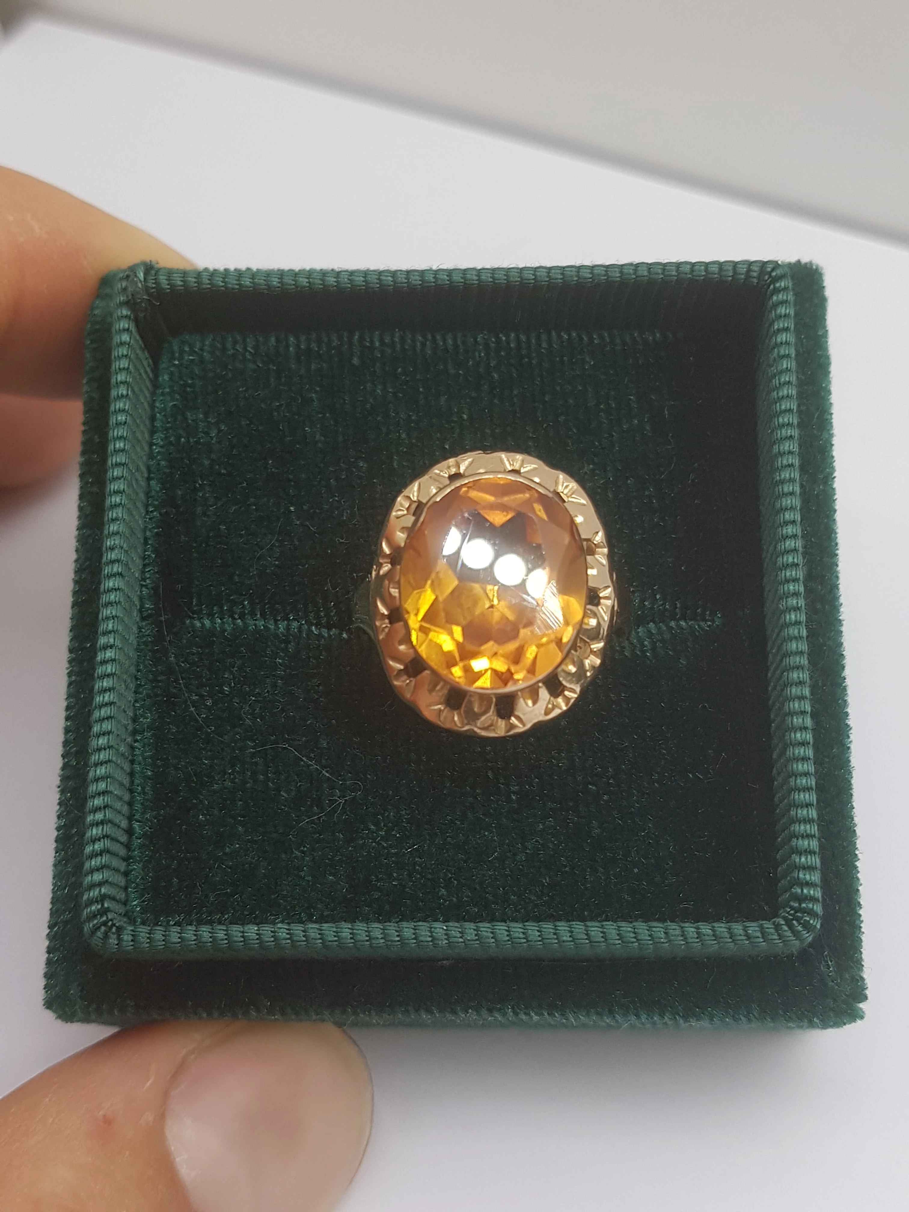 pierscionek-od-babci-stare-zloto-p585-miodowy-kamien-loombard-trzebnica-rodzaj-klasyczne