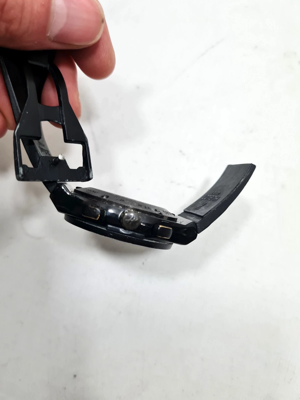 hublot-582888-zegarek-wodoszczelnosc-100m-wr100