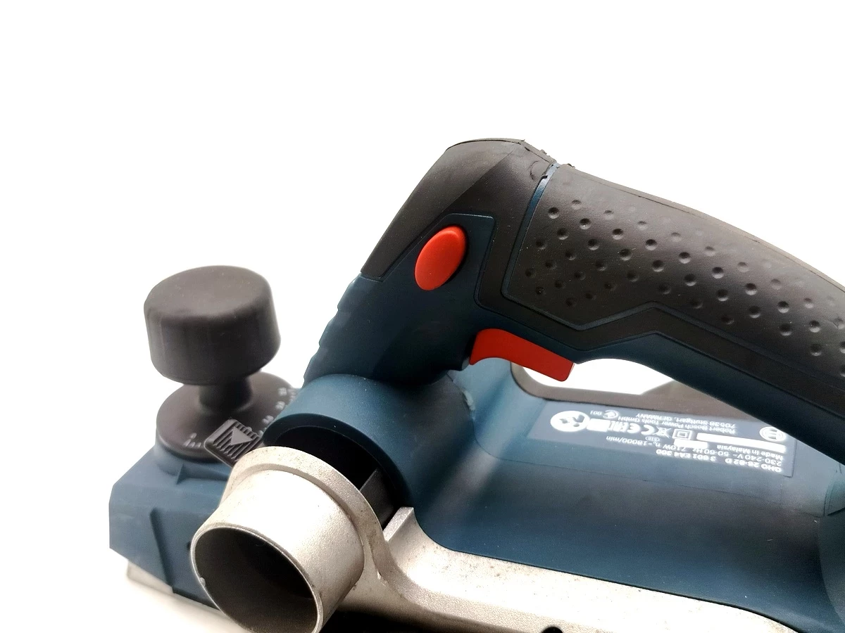 strug-elektryczny-bosch-gho-26-82-d-bdb-stan-stan-uzywany