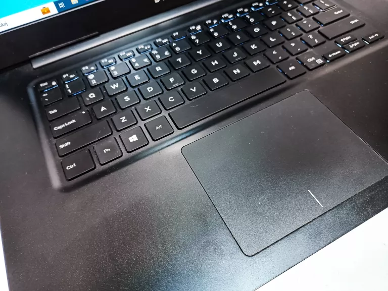 LAPTOP DELL VOSTRO P77F I5-8265U 250GB SSD 8GB RAM FULL HD