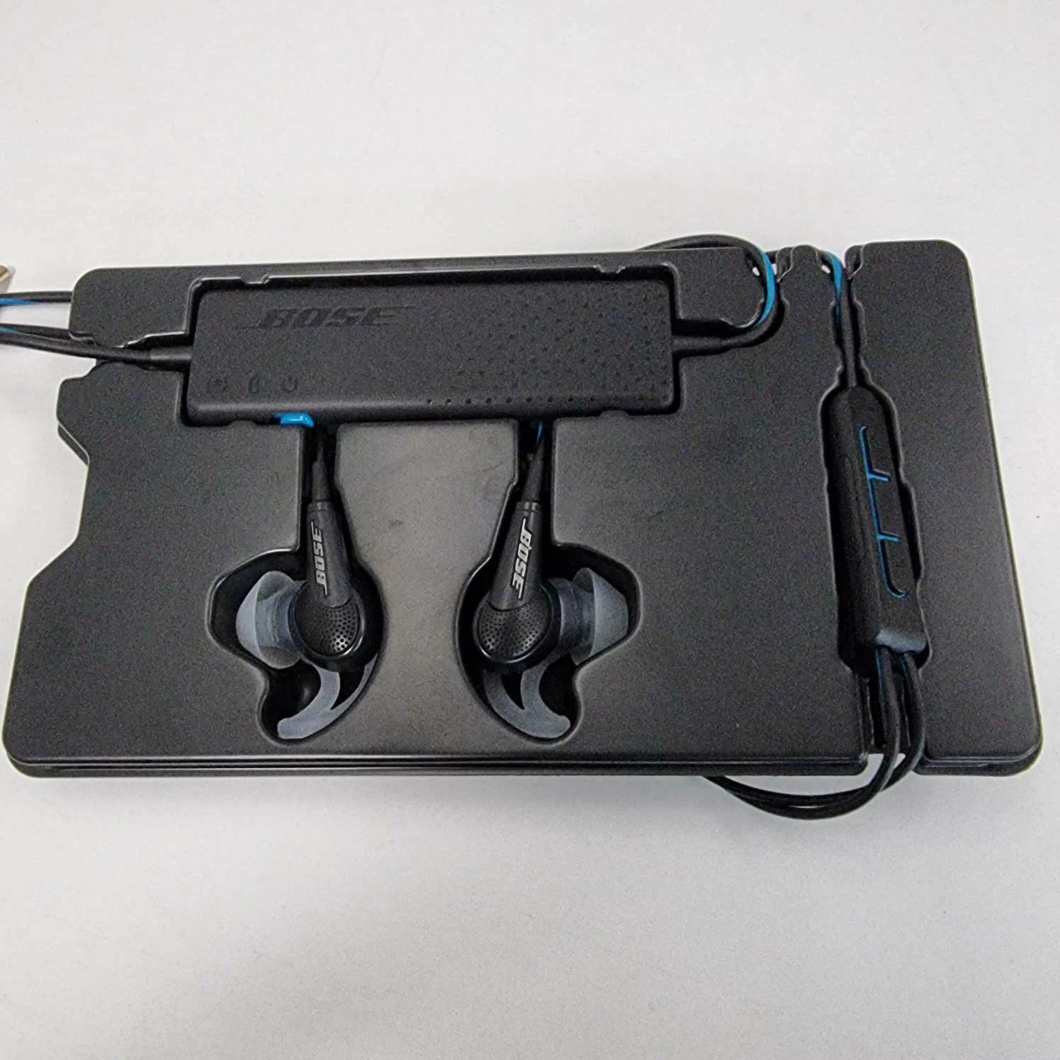 sluchawki-bose-qc20-stan-uzywany