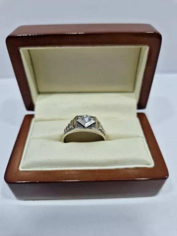 SREBRNY  PIERŚCIONEK 5,35 G R26 PR925