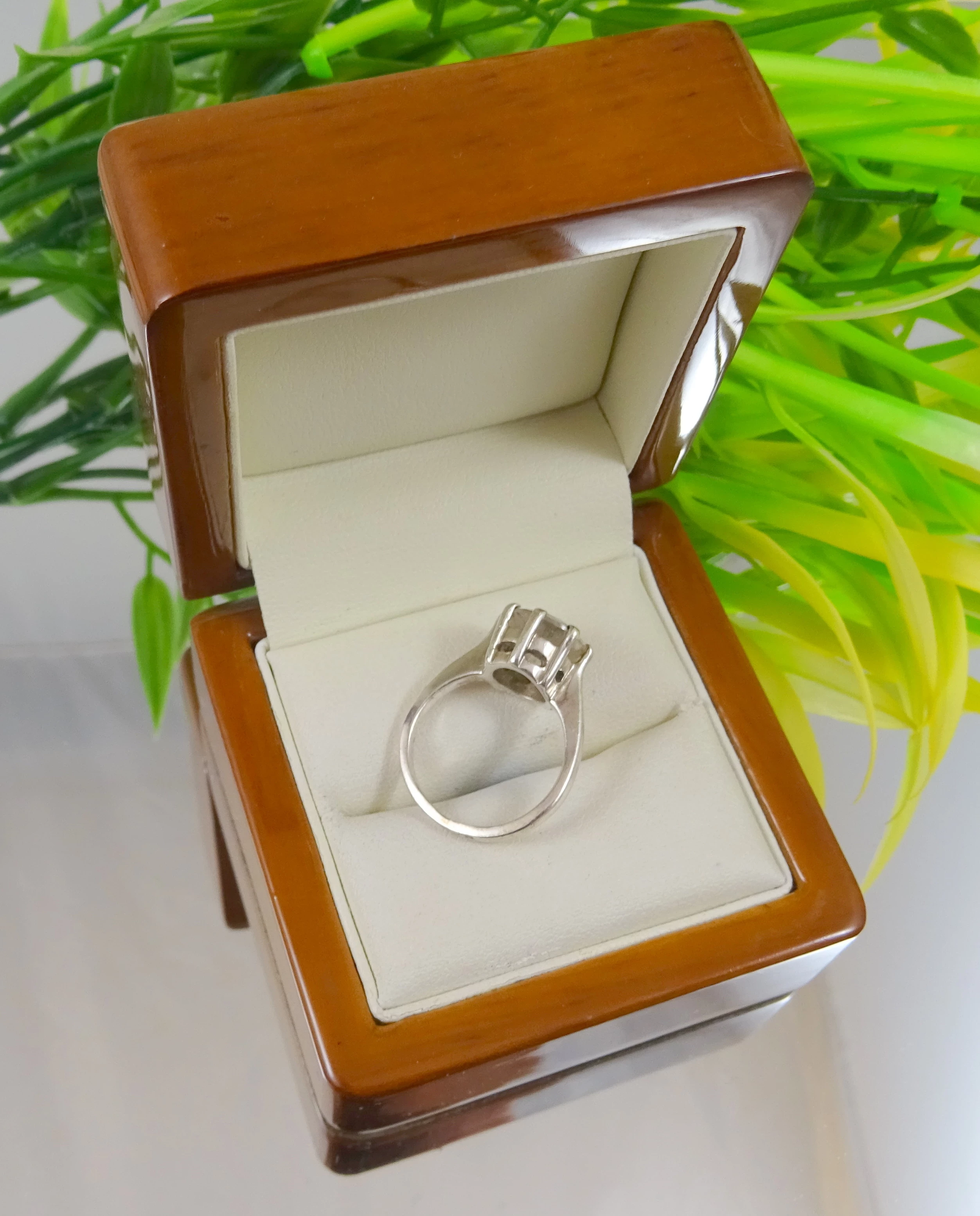 srebrny-pierscionek-456-gr-925-pr-stan-uzywany