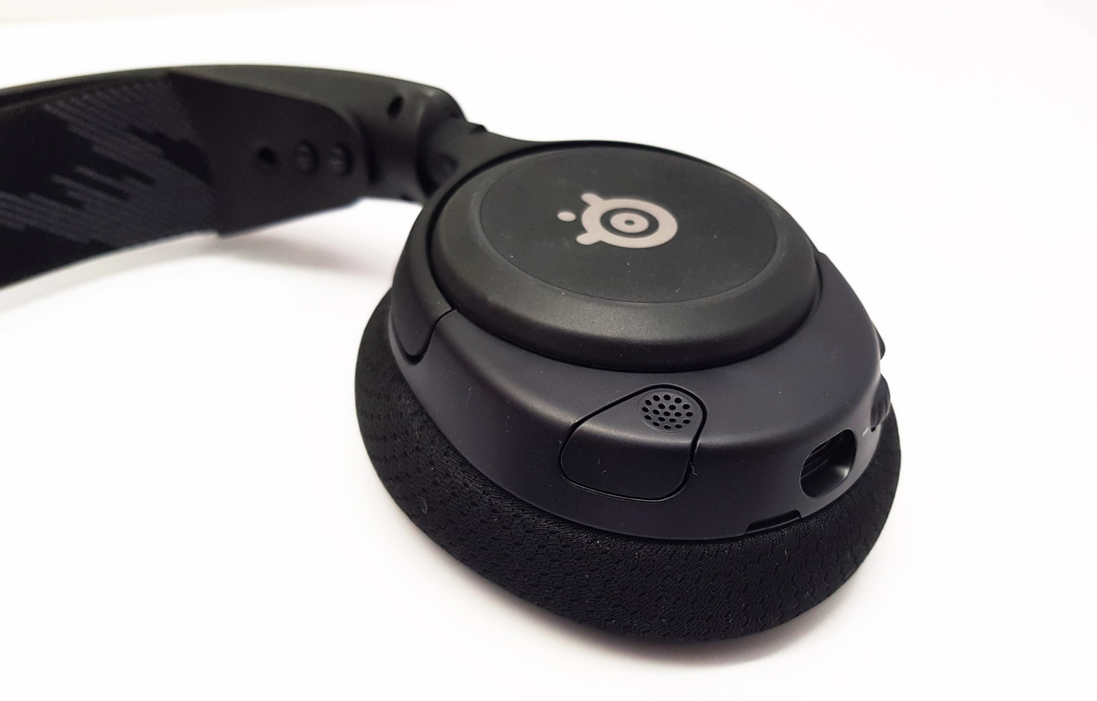 sluchawki-steelseries-arctis-nova-3-model-arctis-nova-3