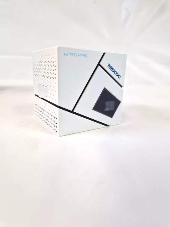 PROJEKTOR MOBILNY PRZENOŚNY SMART CUBE P1 PUDEŁKO