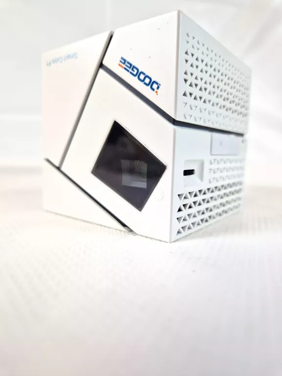 PROJEKTOR MOBILNY PRZENOŚNY SMART CUBE P1 PUDEŁKO