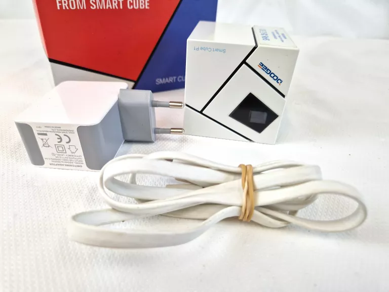 PROJEKTOR MOBILNY PRZENOŚNY SMART CUBE P1 PUDEŁKO