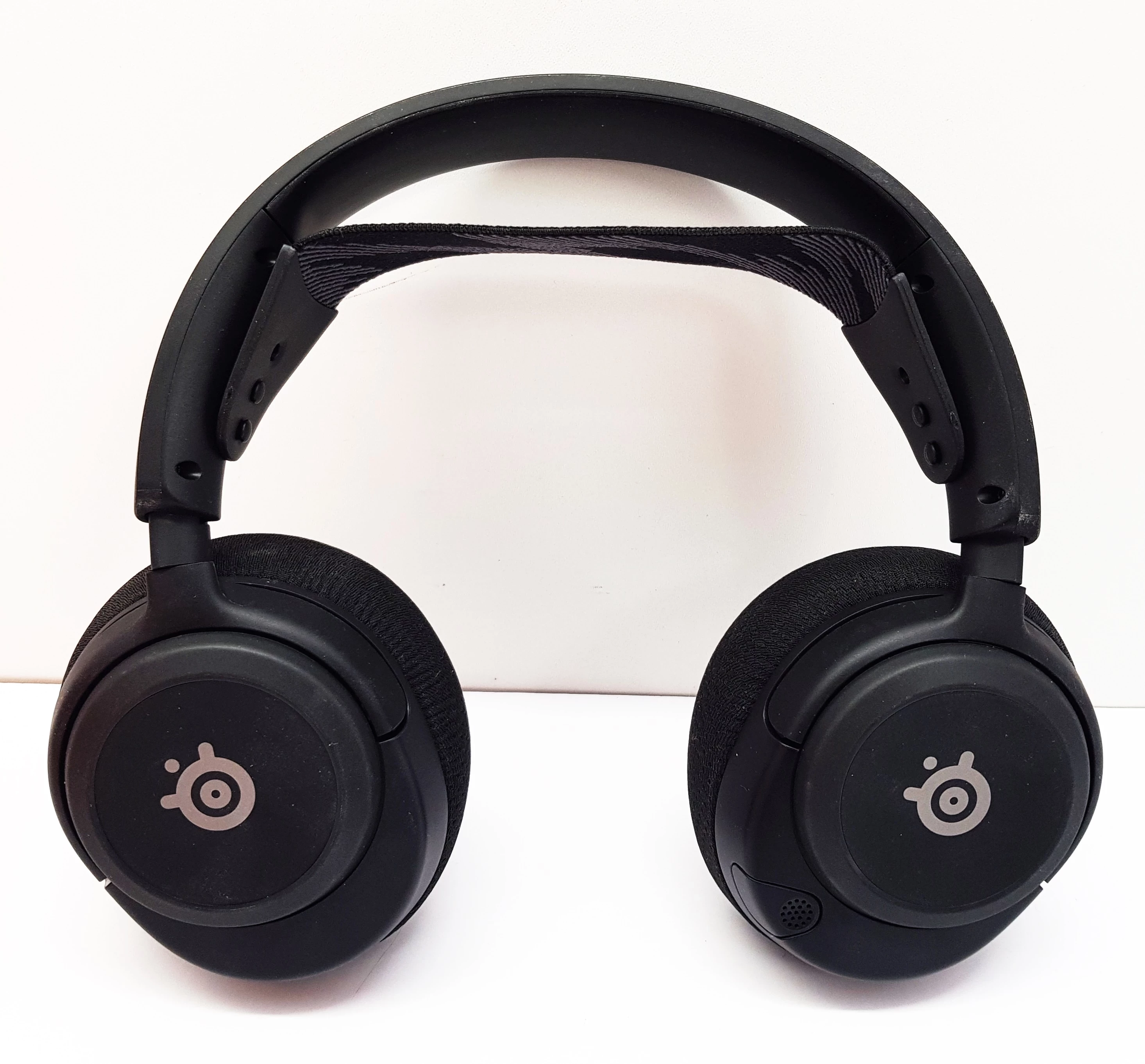 sluchawki-steelseries-arctis-nova-3-stan-uzywany