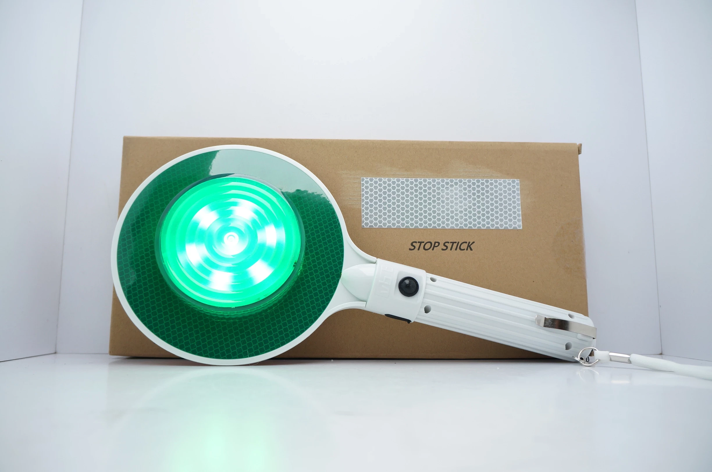 lizak-swietlny-tarcza-do-kierowania-ruchem-led-wolnosci-239-zabrze-sj