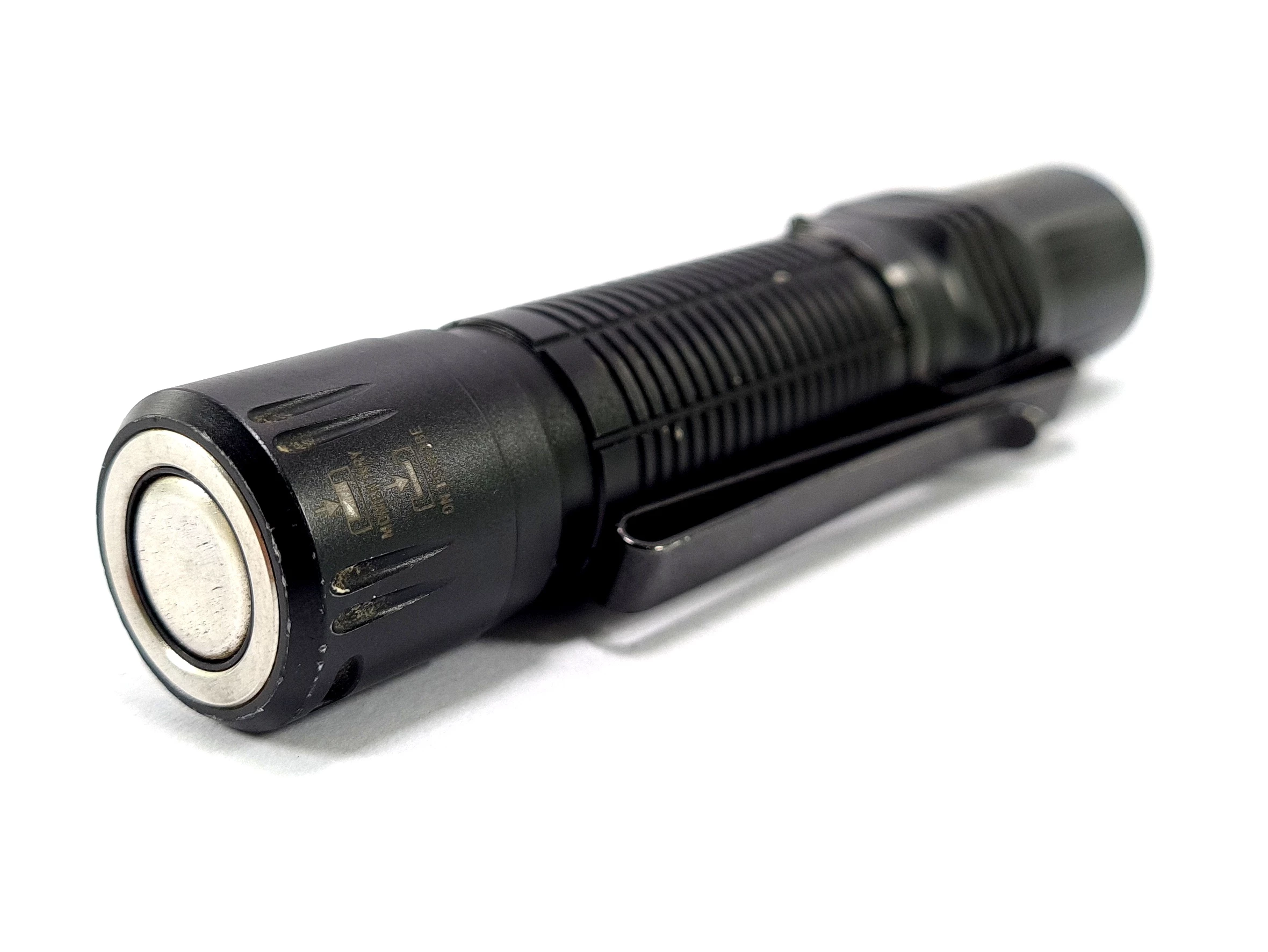 latarka-led-olight-m2r-warrior-hd-kolor-dominujacy-czarny