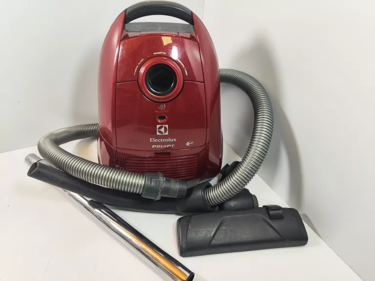 ODKURZACZ ELECTROLUX EEQ21 + AKCES