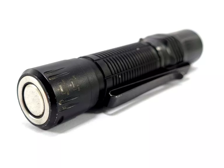 latarka-led-olight-m2r-warrior-hd-kolor-dominujacy-czarny